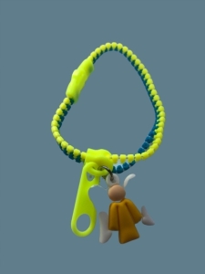 Bransoletka z aniołkiem, zamek błyskawiczny